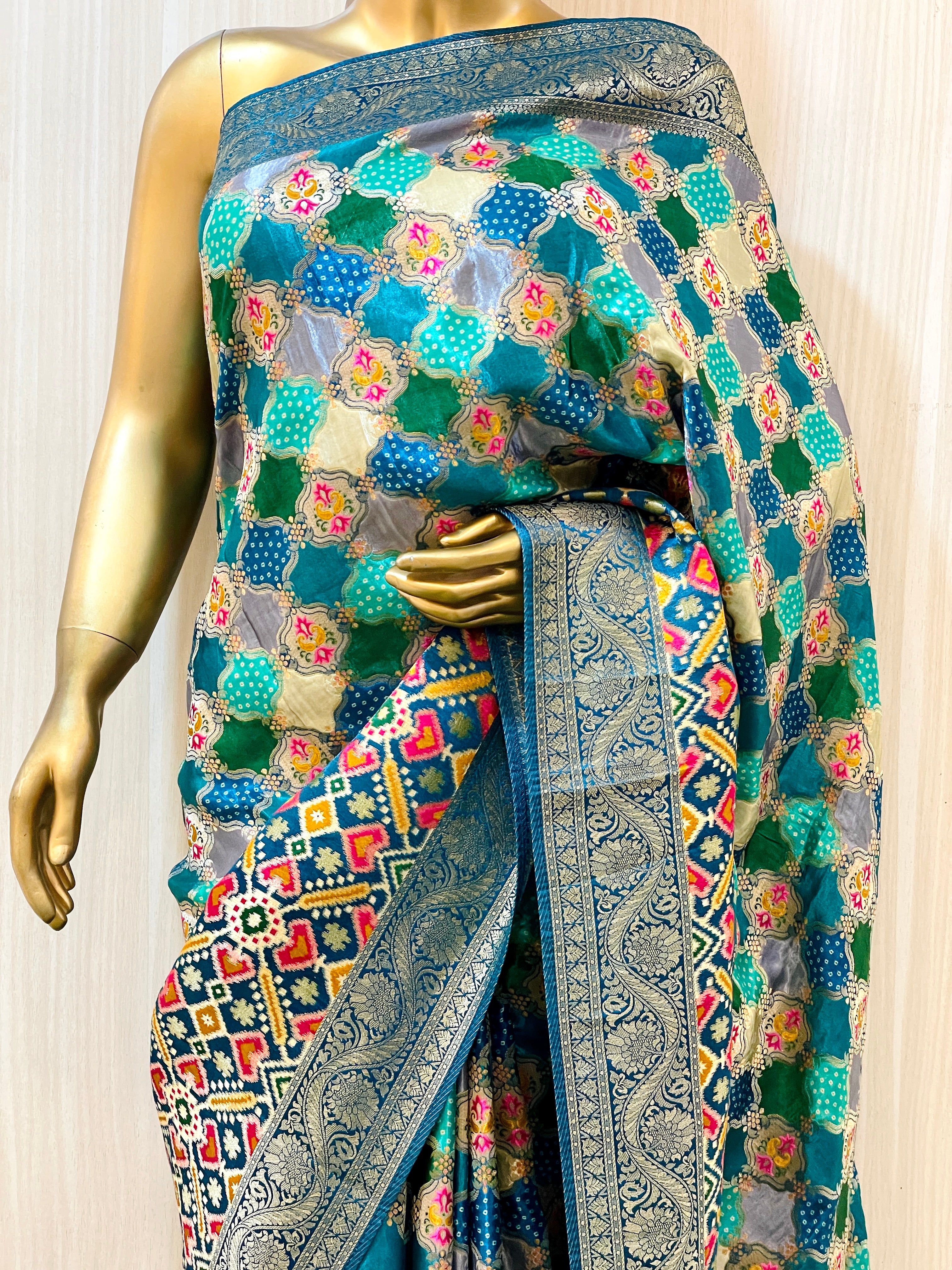 Kanika Pure Munga Silk Dark Green Saree