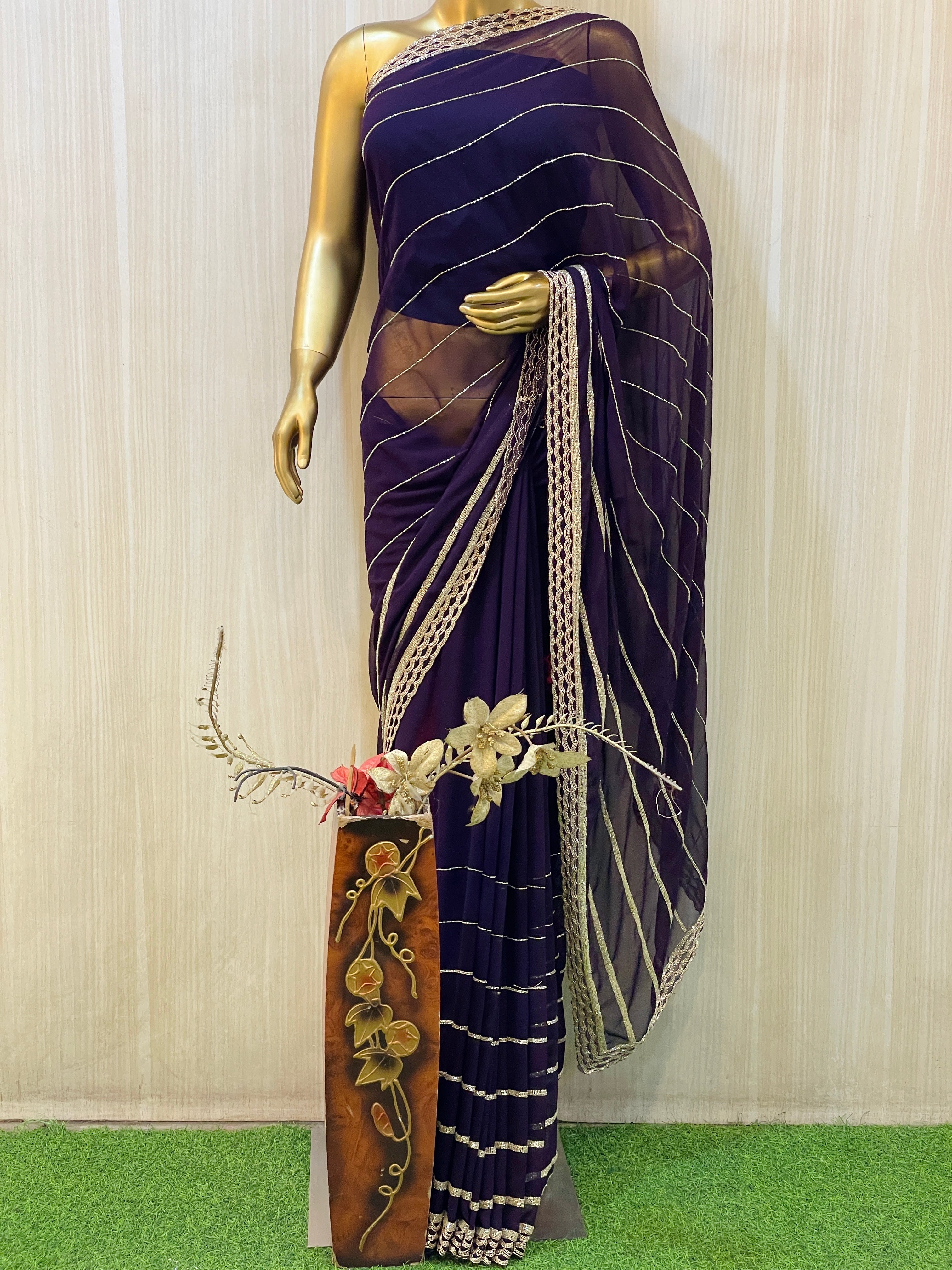 Vinisha Puple Georgette Saree